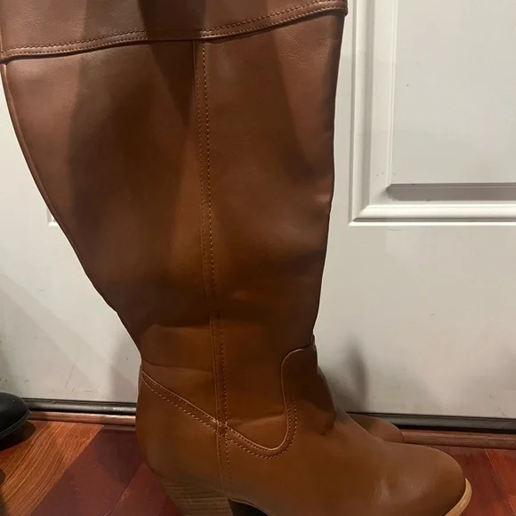 Brown Leather Knee-High Boots - Picture 2 of 6